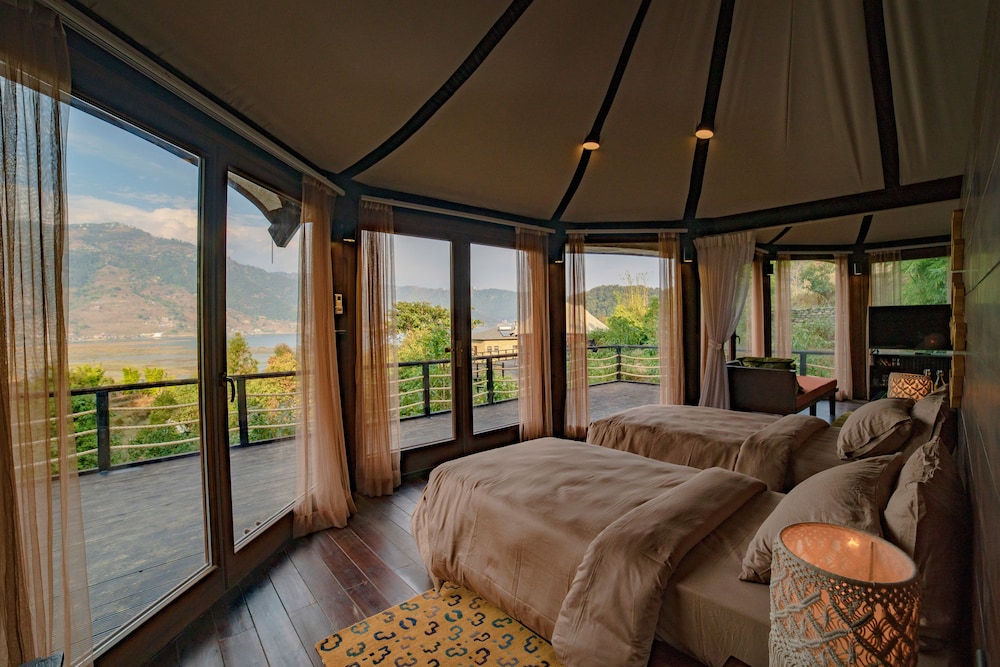 The Pavilions Himalayas Lake View 17/62
