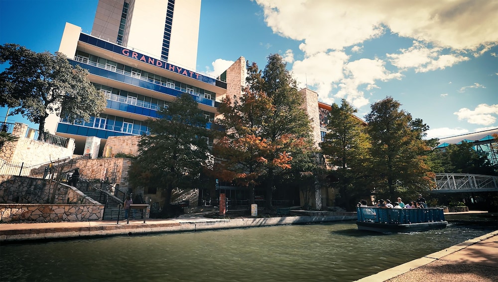 Grand Hyatt San Antonio River Walk 71/75