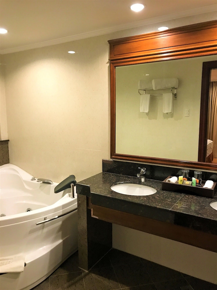 Savannah Resort Hotel 56/60