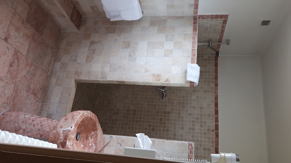 Auberge Les Arômes 42/45