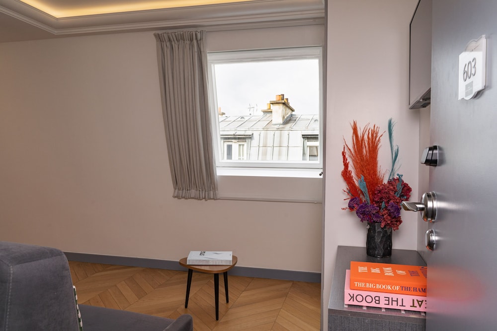 Hotel Petit Lafayette 37/50