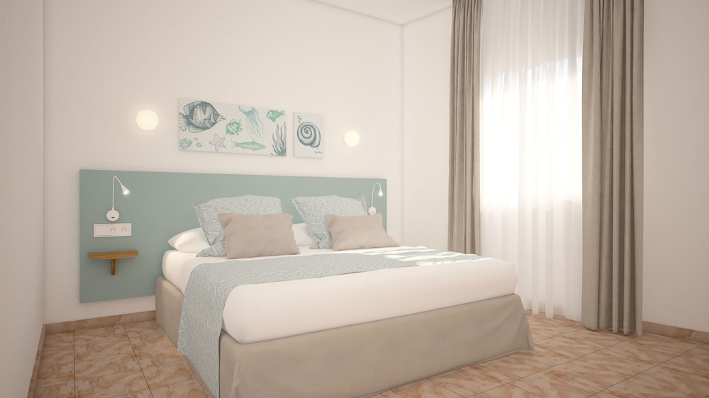 Pierre & Vacances Menorca Cala Blanes (ex Roc Cala D’en Blanes Beach Club Aparthotel) 24/69