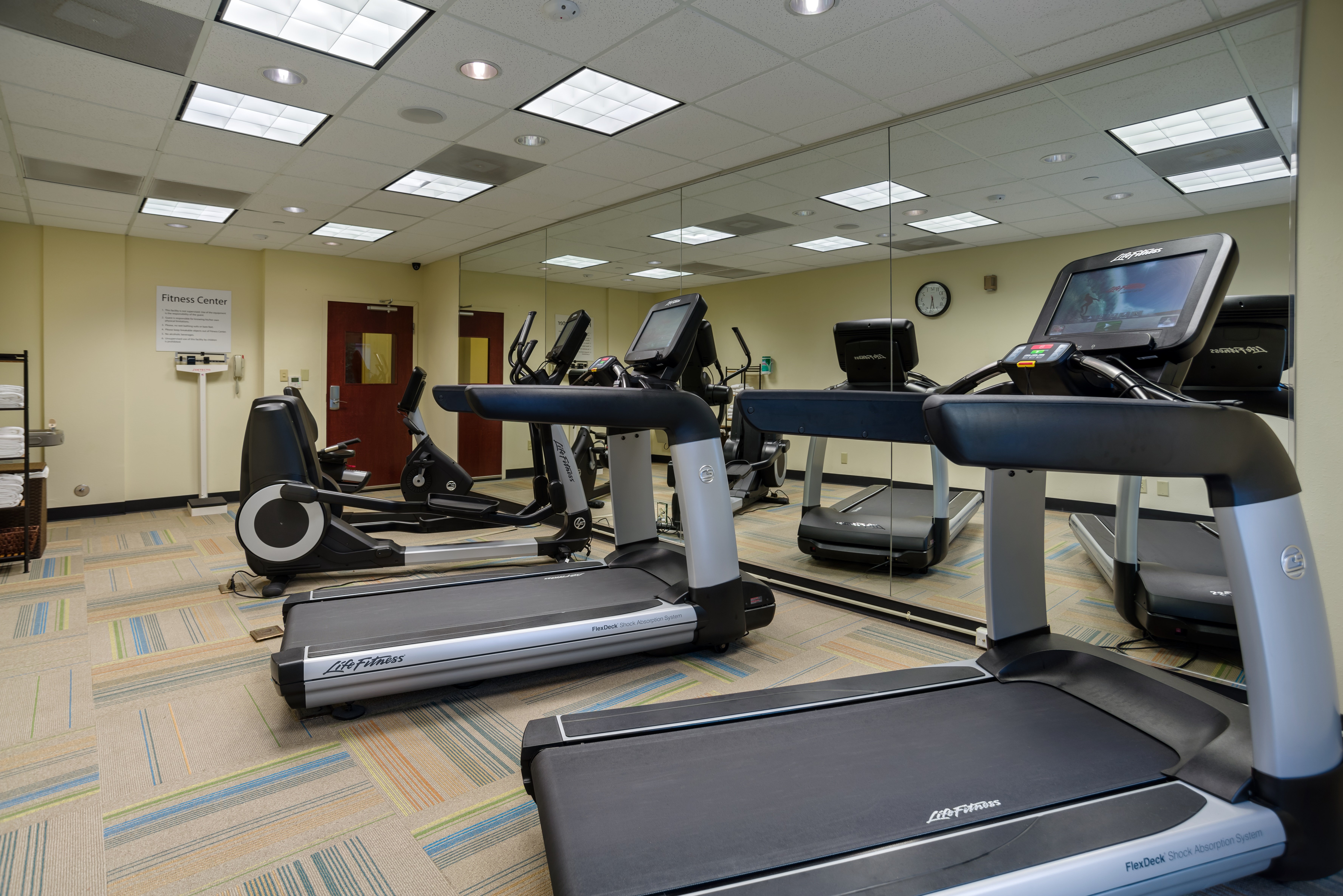 Holiday Inn Express Hotel Suites Savannah Midtown 31/81