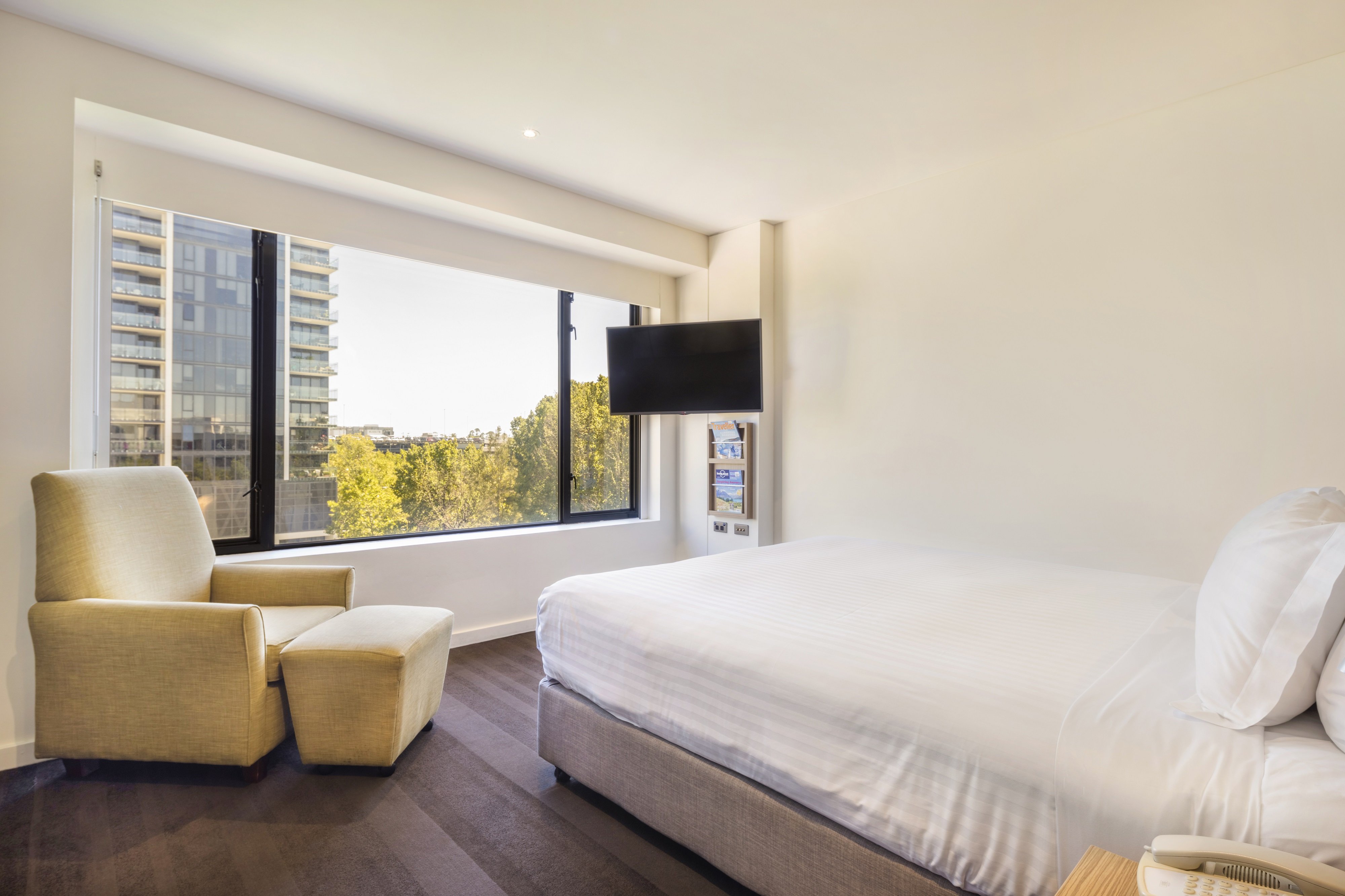 Crowne Plaza Canberra 20/81