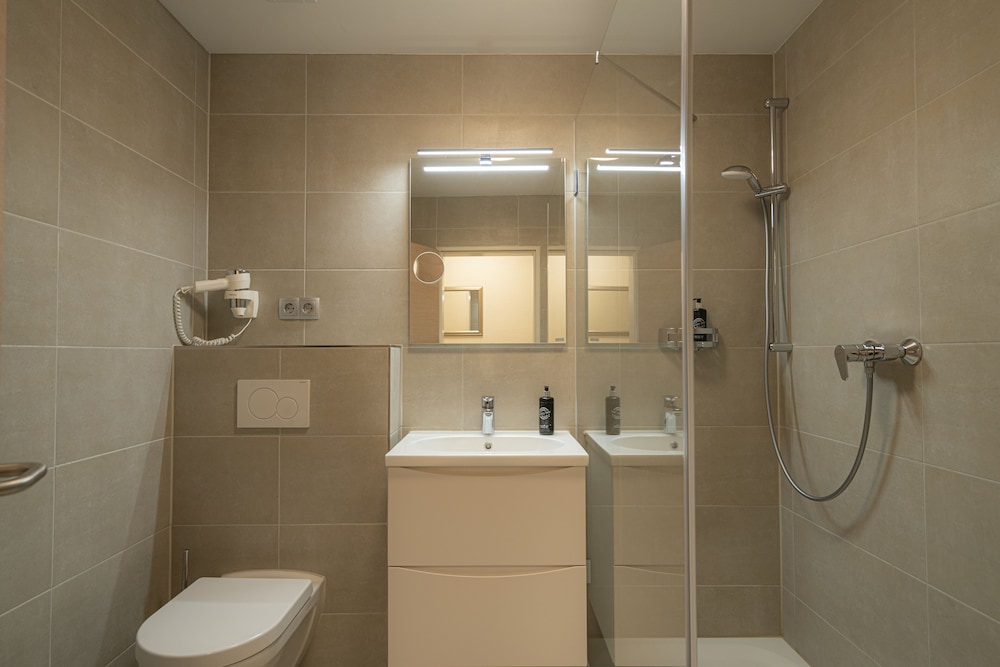 NP Hotel Konigshof 47/49