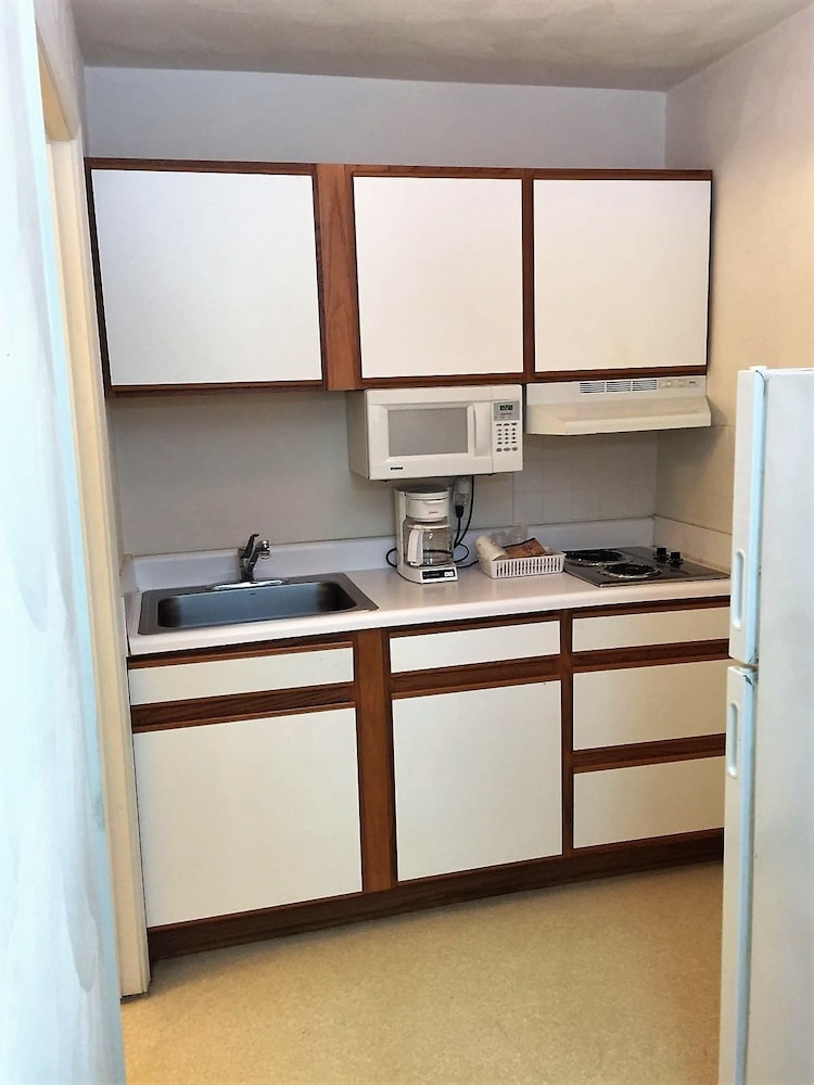 Corporate Suites of Burlington 43/47