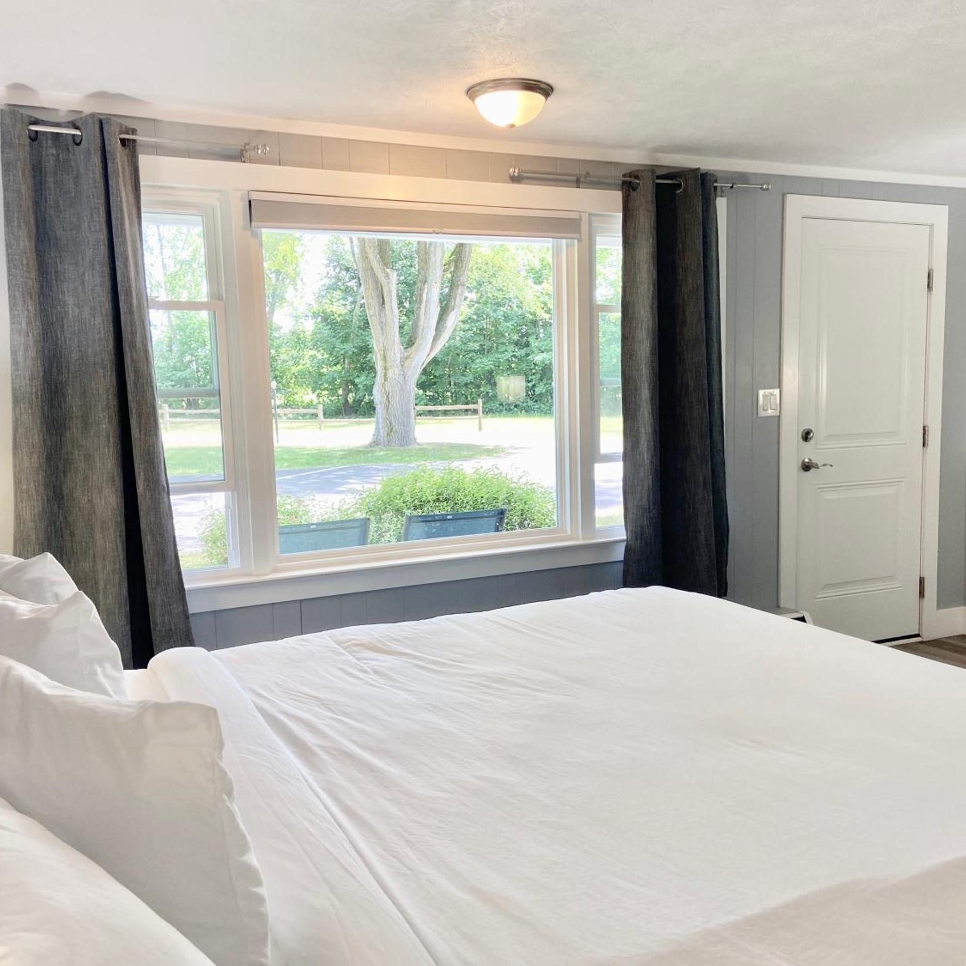 Elk Rapids Lakeshore Inn 10/42