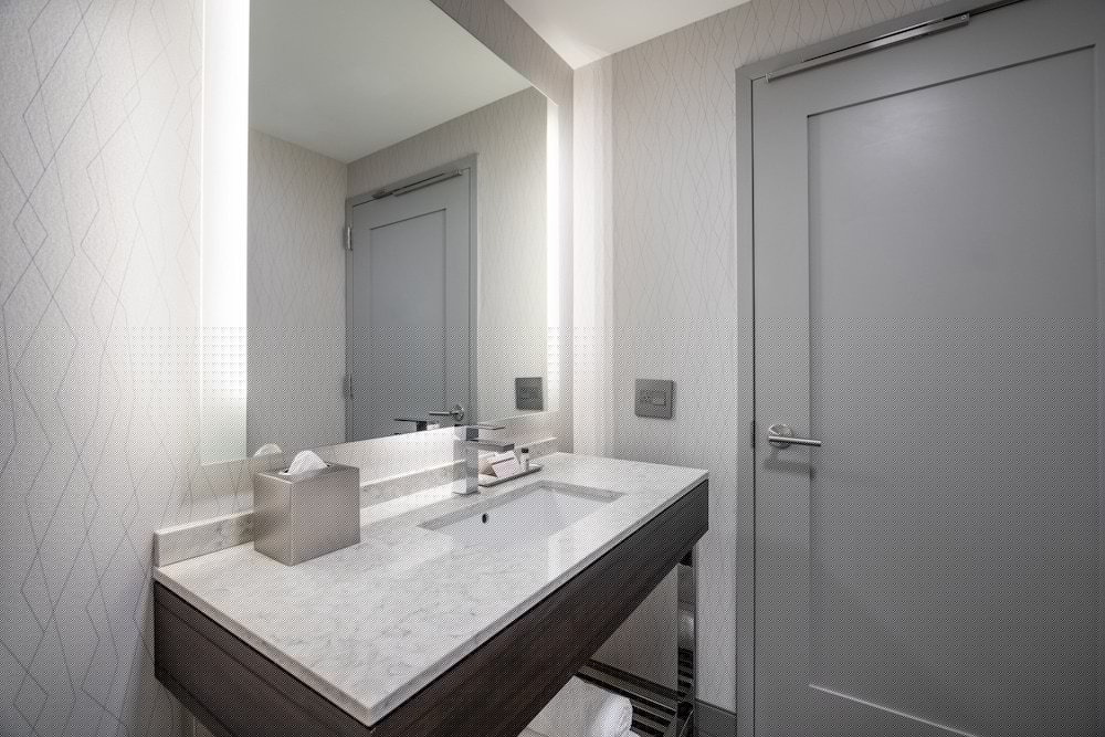 Holiday Inn Express Boston South Quincy 51/53