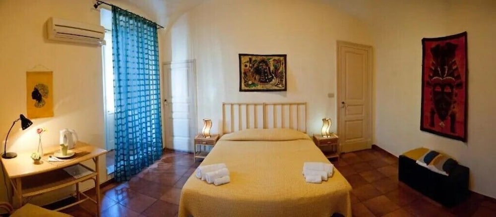 Ivana B&amp;B 15/76