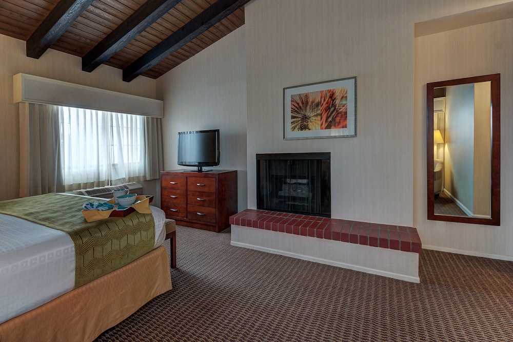 Best Western Plus Carpinteria Inn 32/42
