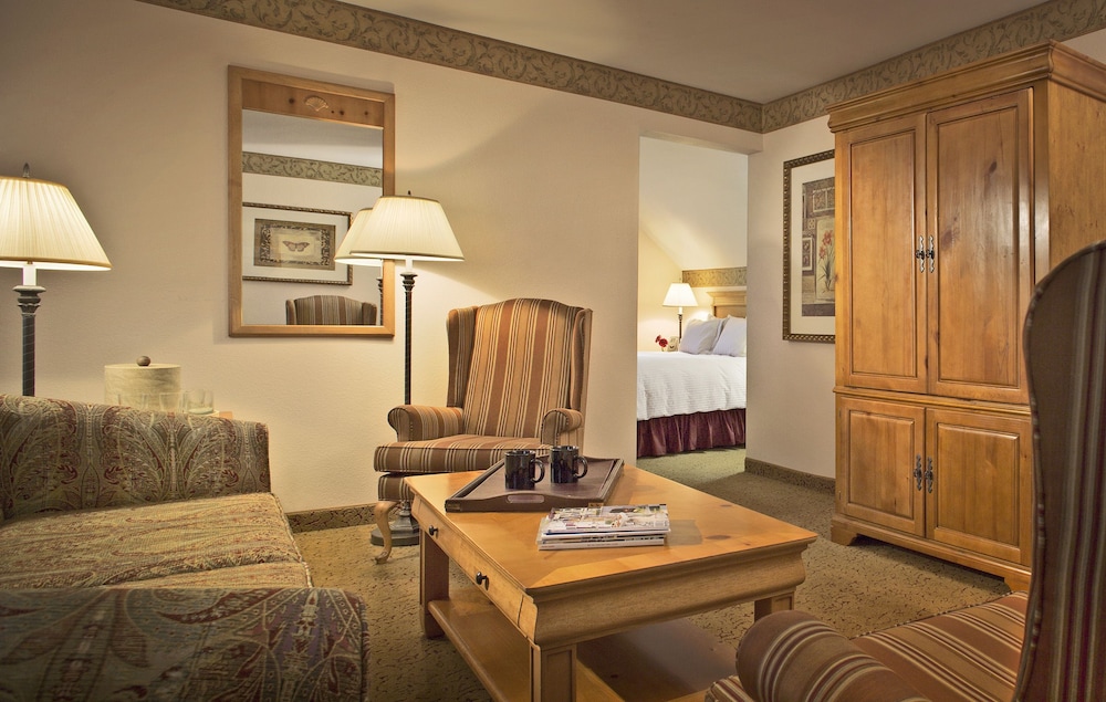 Inn On the Square 17/24