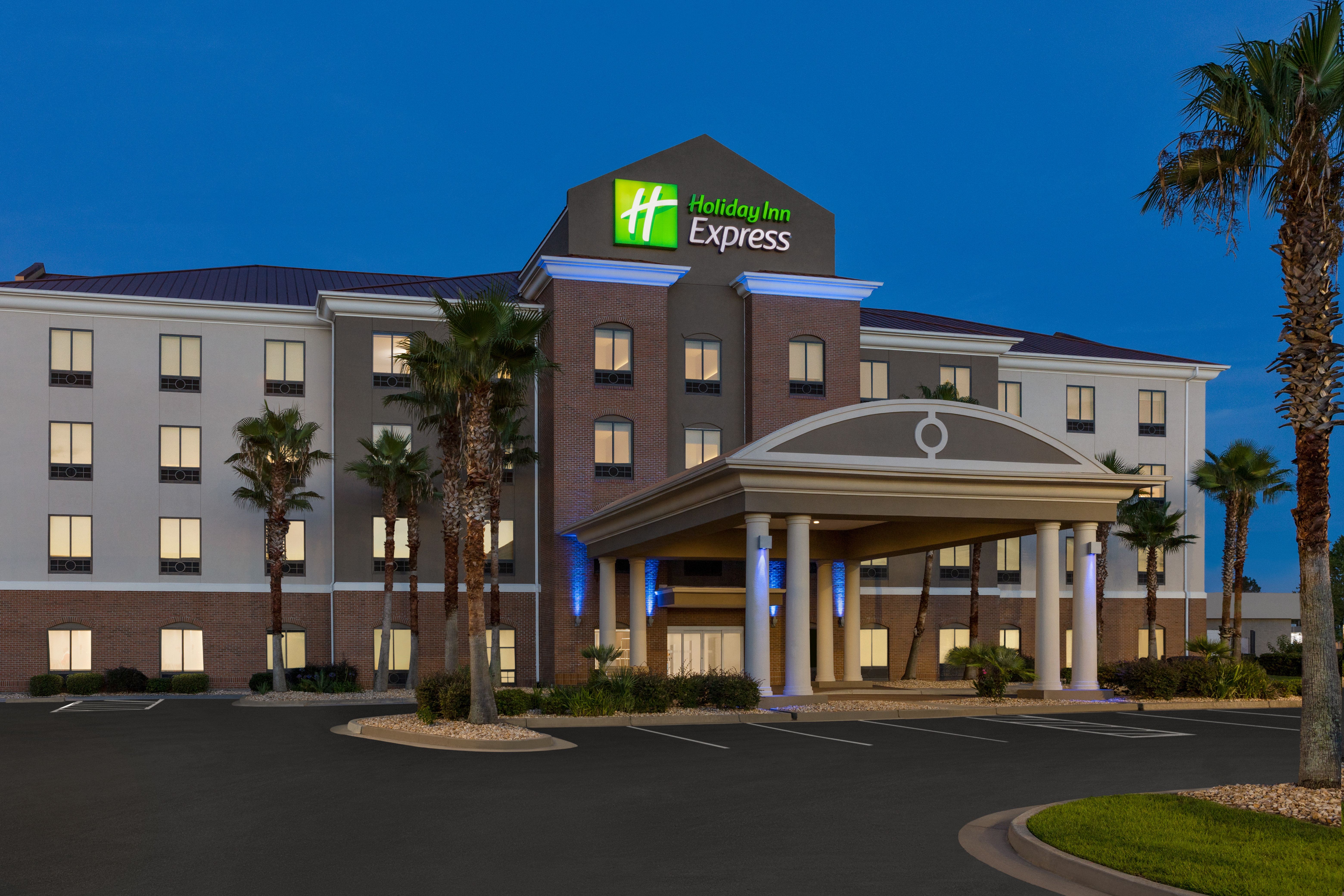 Holiday Inn Express Hotel Suites Waycross 3/56