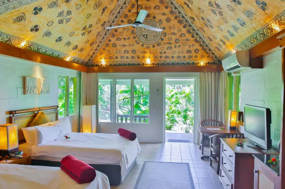 Outrigger Fiji Beach Resort 8/31