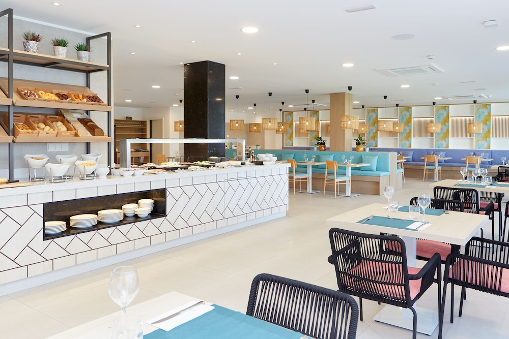 Universal Aparthotel Elisa 59/81