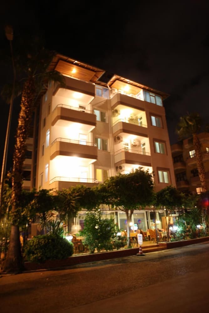 Sempati Apart Hotel 1/48