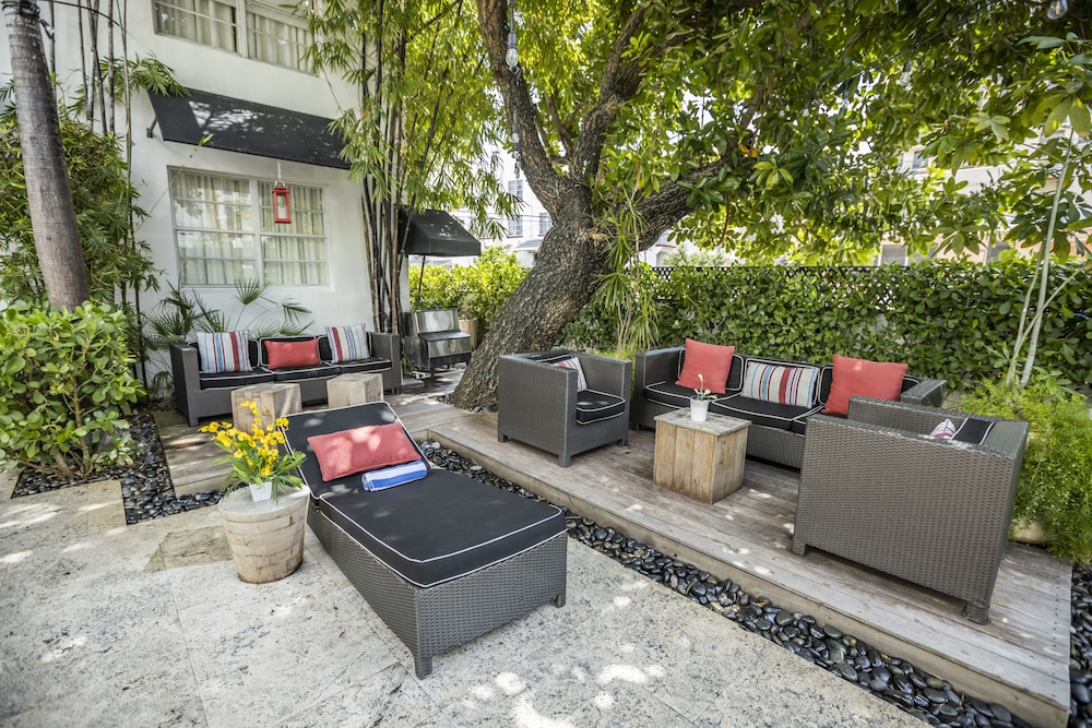 Metropole Suites South Beach 60/77
