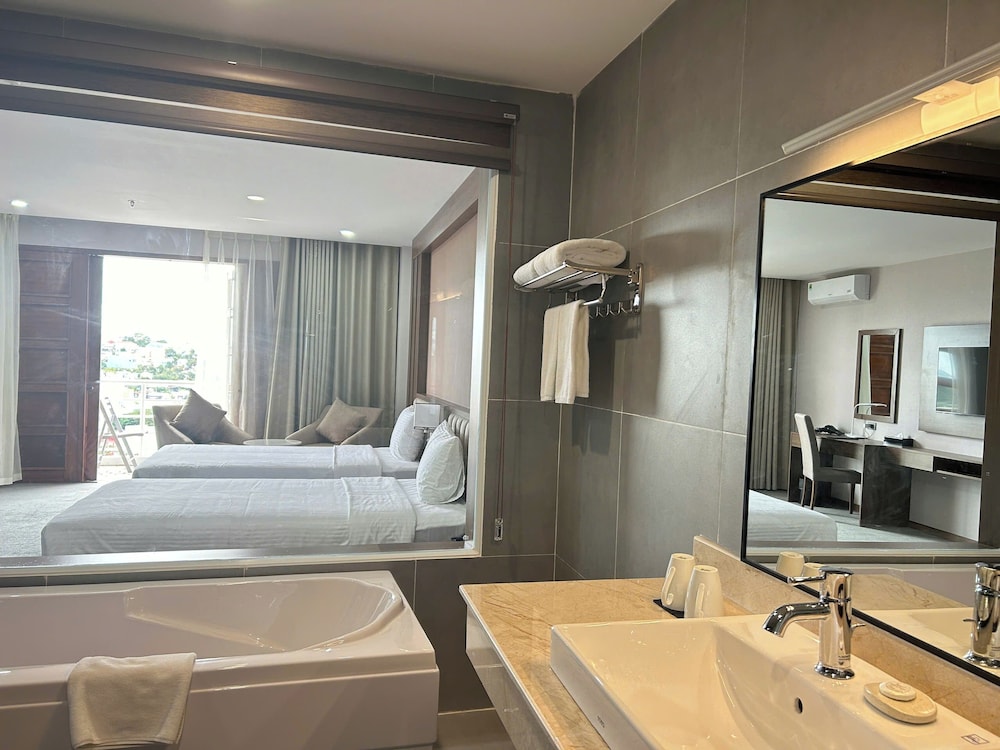Muong Thanh Grand Gia Lai 46/48