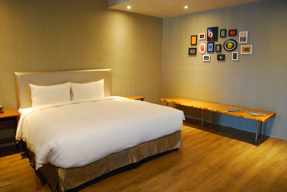 Tourism Inn 12/33