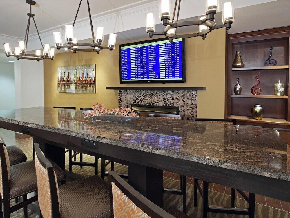 Hampton Inn by Hilton Philadelphia International Airport 43/50