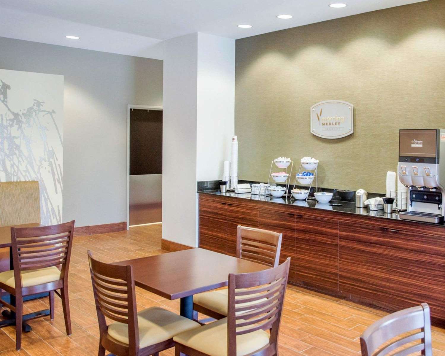 Sleep Inn & Suites Parkersburg - Marietta 23/28