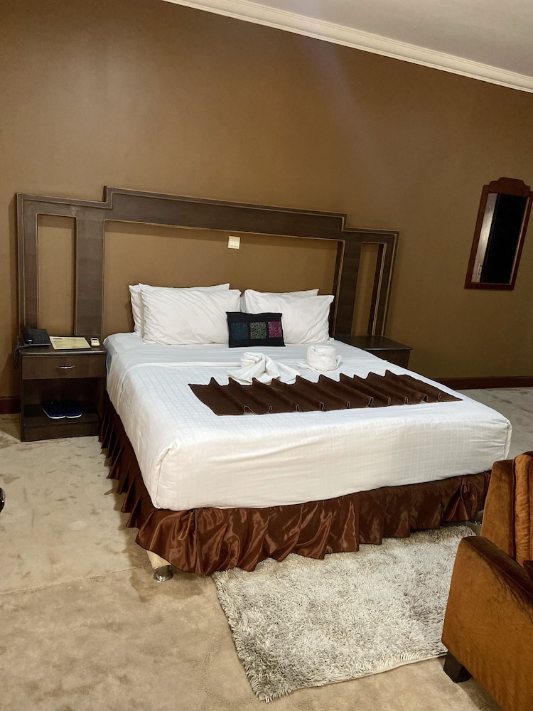 The Country Inn Hotel 18/50