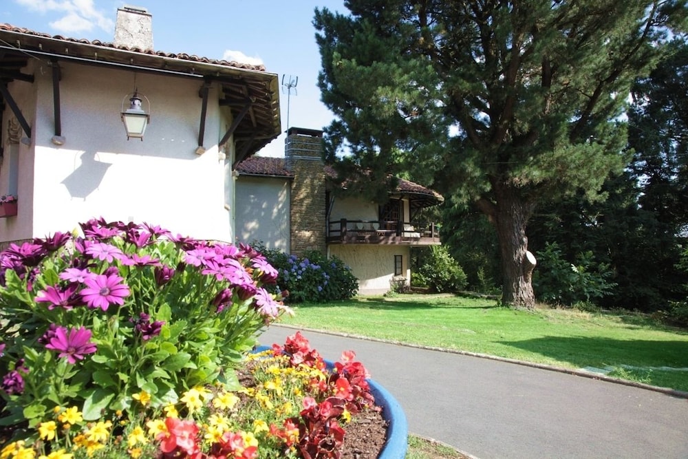HOTEL LA CHAUMIERE 45/56