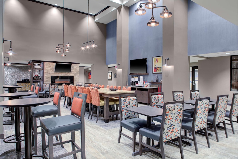Hampton Inn And Suites Columbus Scioto Downs 29/40