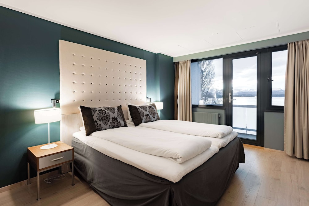 Master, Suite, King Bed, Sofa