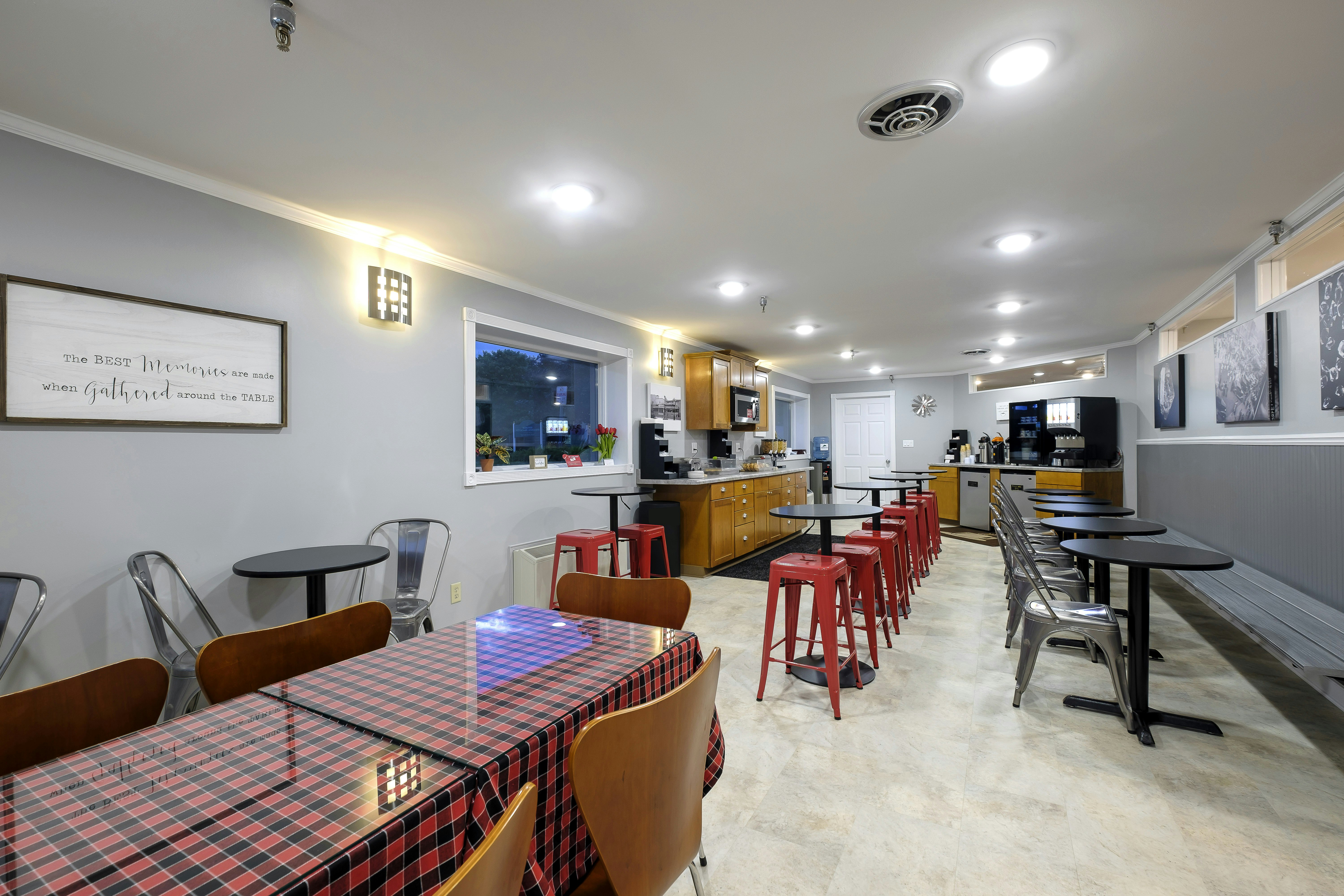 Red Roof Inn and Suites Herkimer 36/46