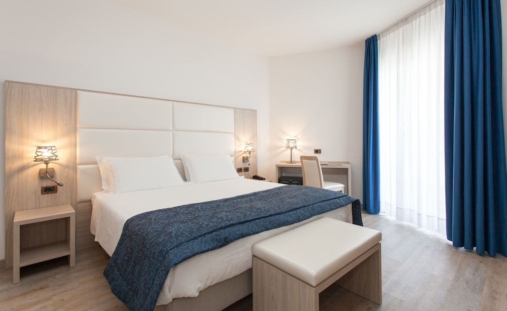 REGENTS HOTEL JESOLO 6/29