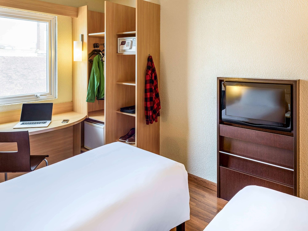 Ibis Blumenau 16/66