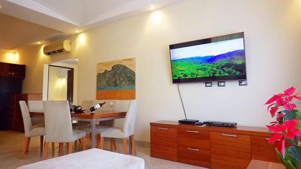 The Oaks Tamarindo Condominiums 45/67