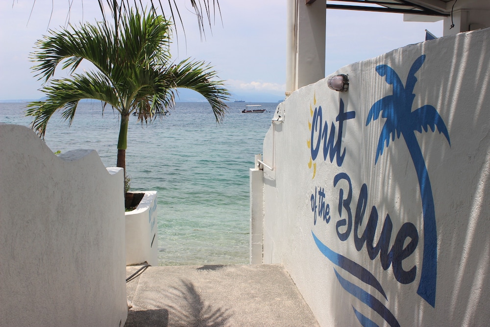 Out Of The Blue Resort 40/50