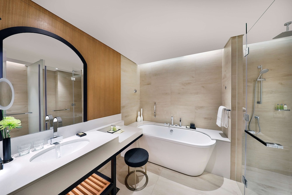 Doubletree by Hilton Dubai Business Bay 10/65
