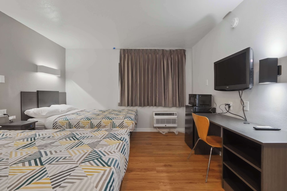 Motel6 Normal, IL - Bloomington Area 27/39
