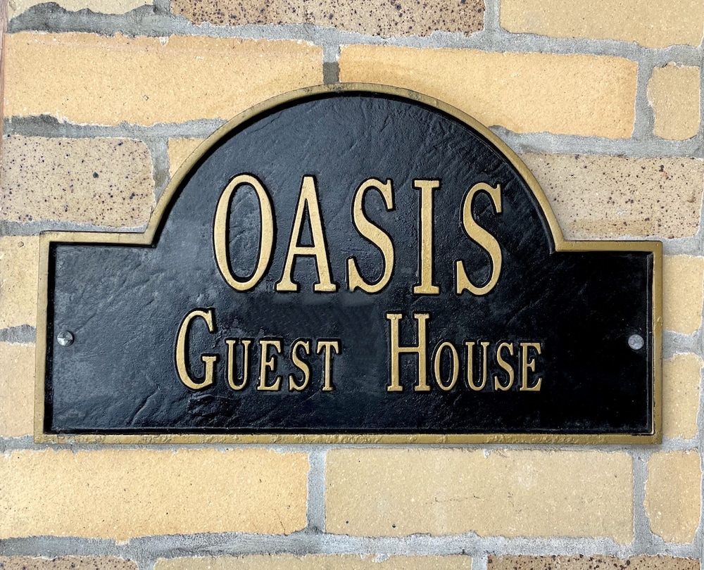 Oasis Guest House 42/65