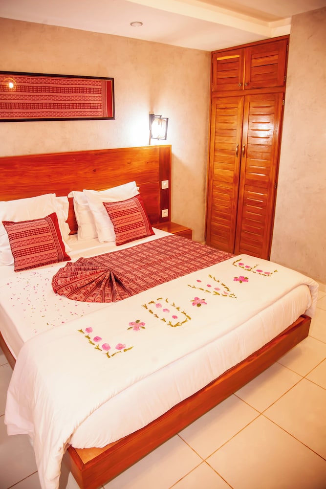 Minotel Les Flamboyants 16/50