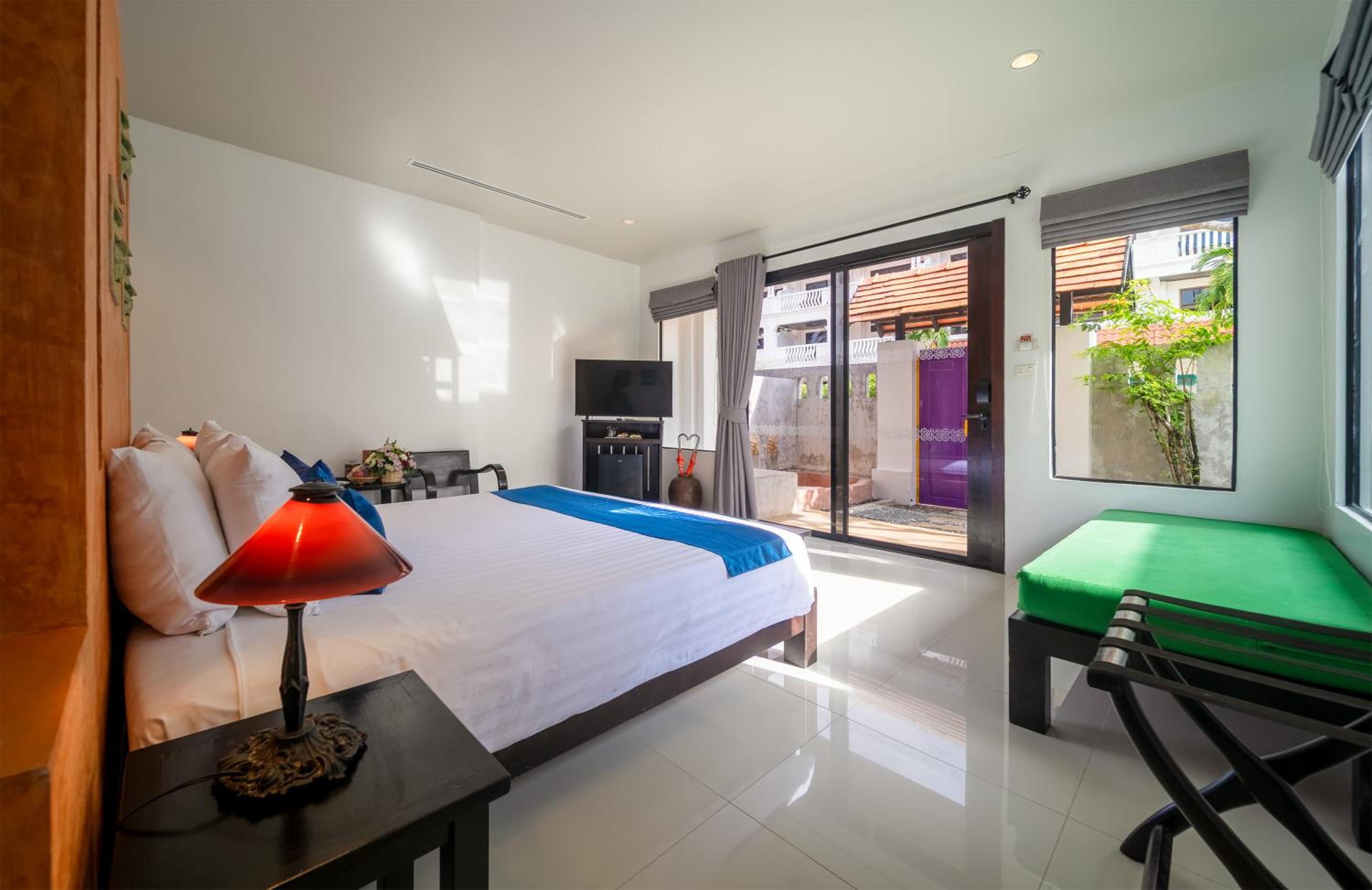 Room, King Bed, Sofa, Hot Tub, Sino Wing