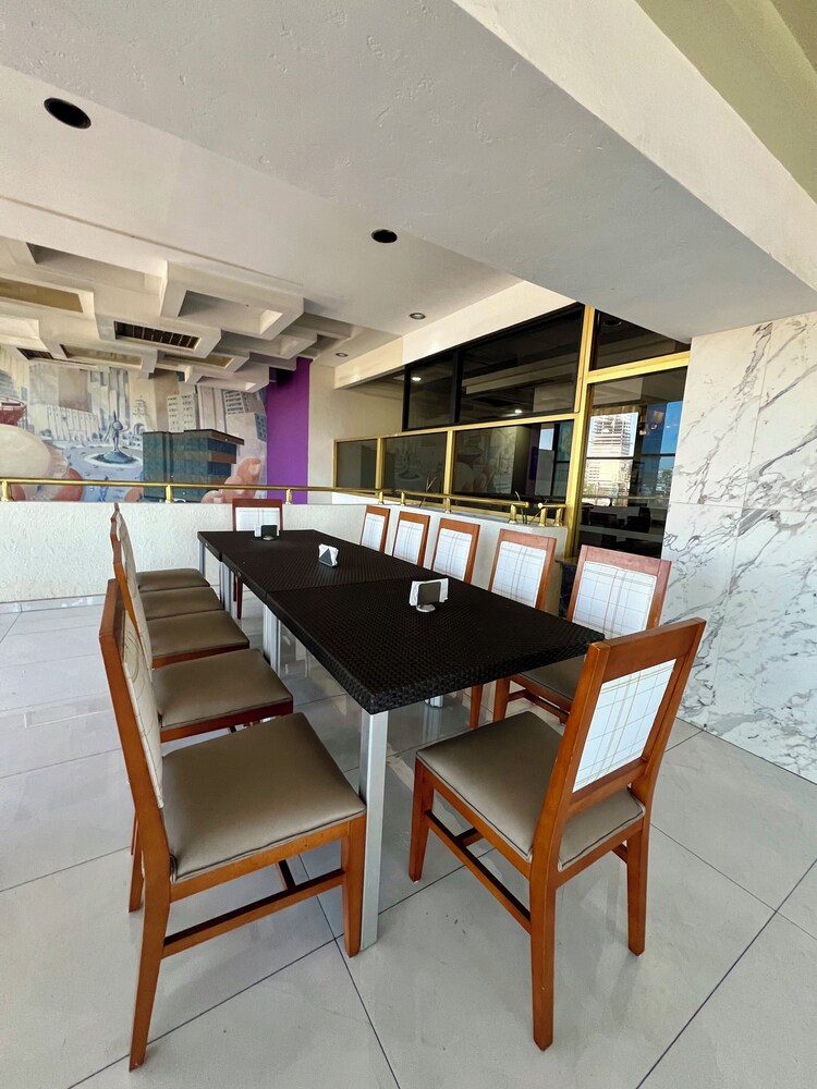 HOTEL FIESTA TIJUANA 37/52
