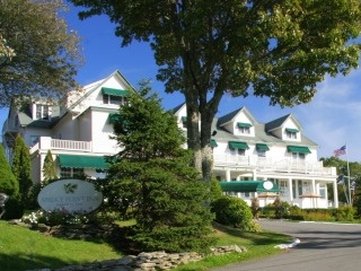Spruce Point Inn Resort Spa 8/40