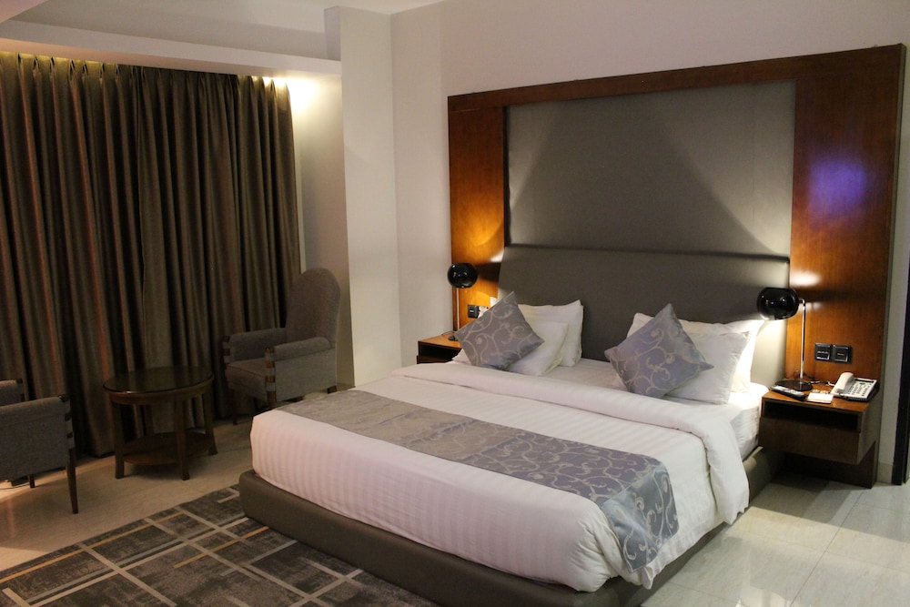 Sky City Hotel Dhaka 19/50