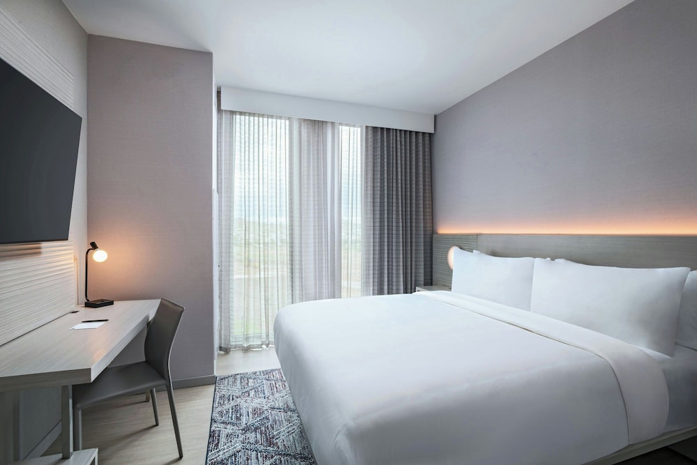 AC Hotel Phoenix North Norterra 12/50