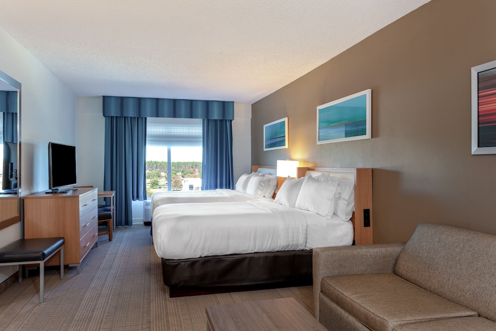2 BEDROOMS, SUITE, LAKE VIEW