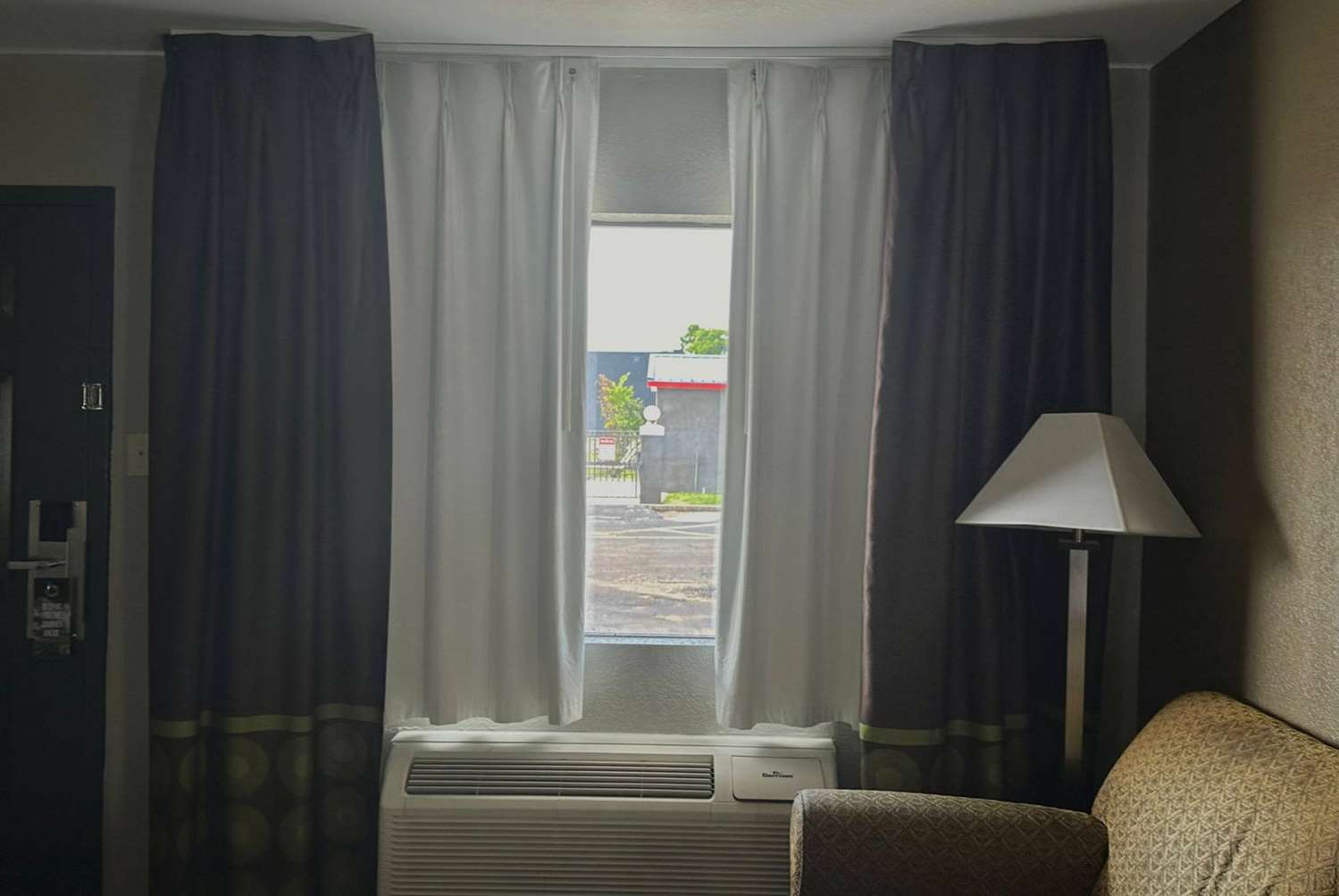 Super 8 by Wyndham Monroe 43/67