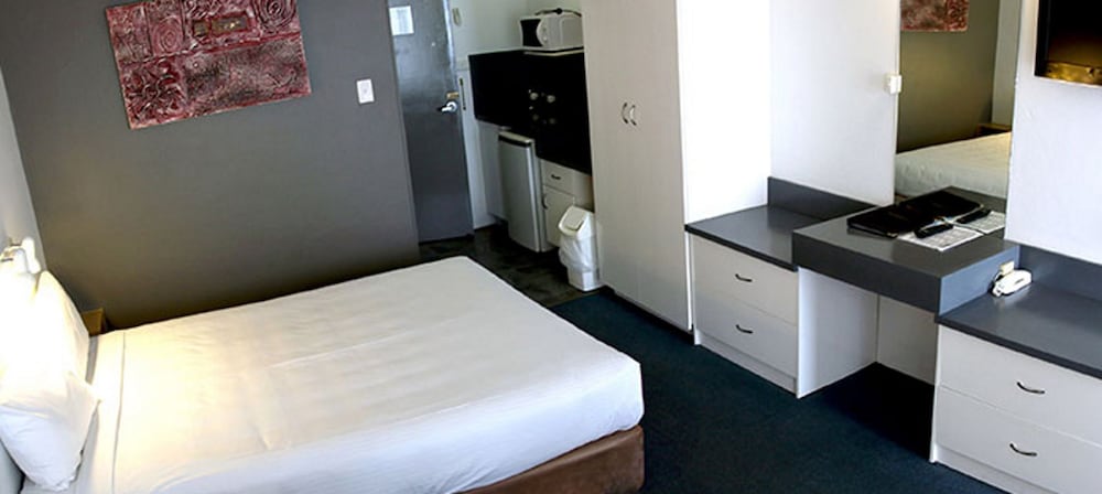 PORT ALOHA MOTEL 23/64
