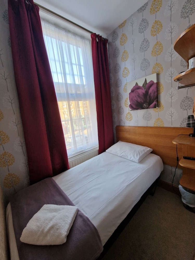 Hotel 65 17/62