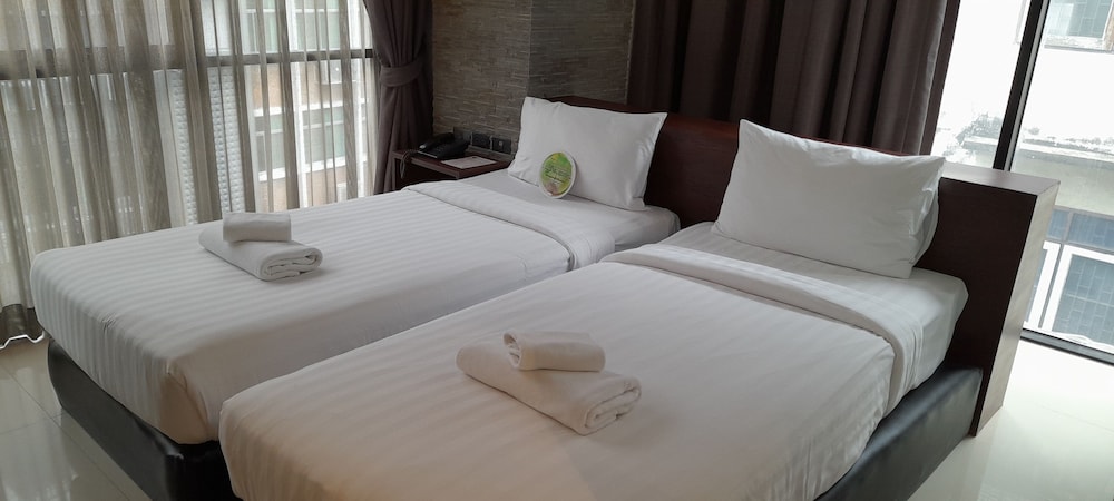 Collection O The Bangkok Airport Link Suite 12/56