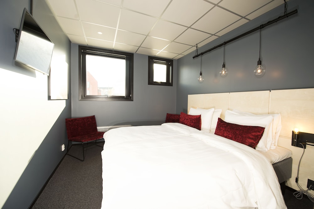 Svalbard Hotell | The Vault 9/30