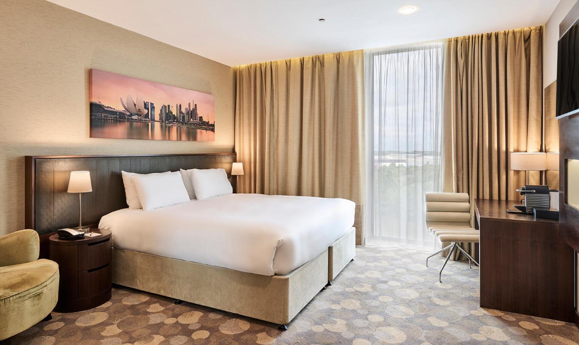 Superior, Queen Bed
