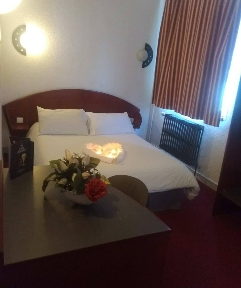 Hotel Le Clemenceau 17/45
